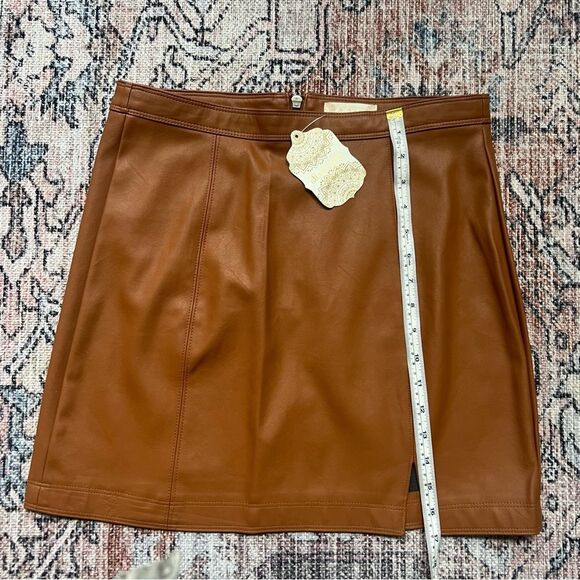 NWT Altar’d State Camel Brown Faux Leather Mini Skirt Size Large - Picture 4 of 8